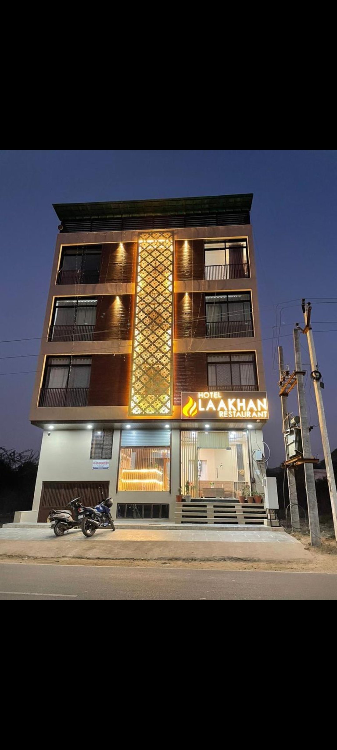 Hotel Laakhan & Restaurant